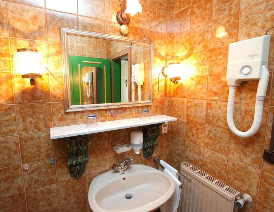 Hotel Boehmerwaldhof أليتشيسبيرغ الغرفة الصورة